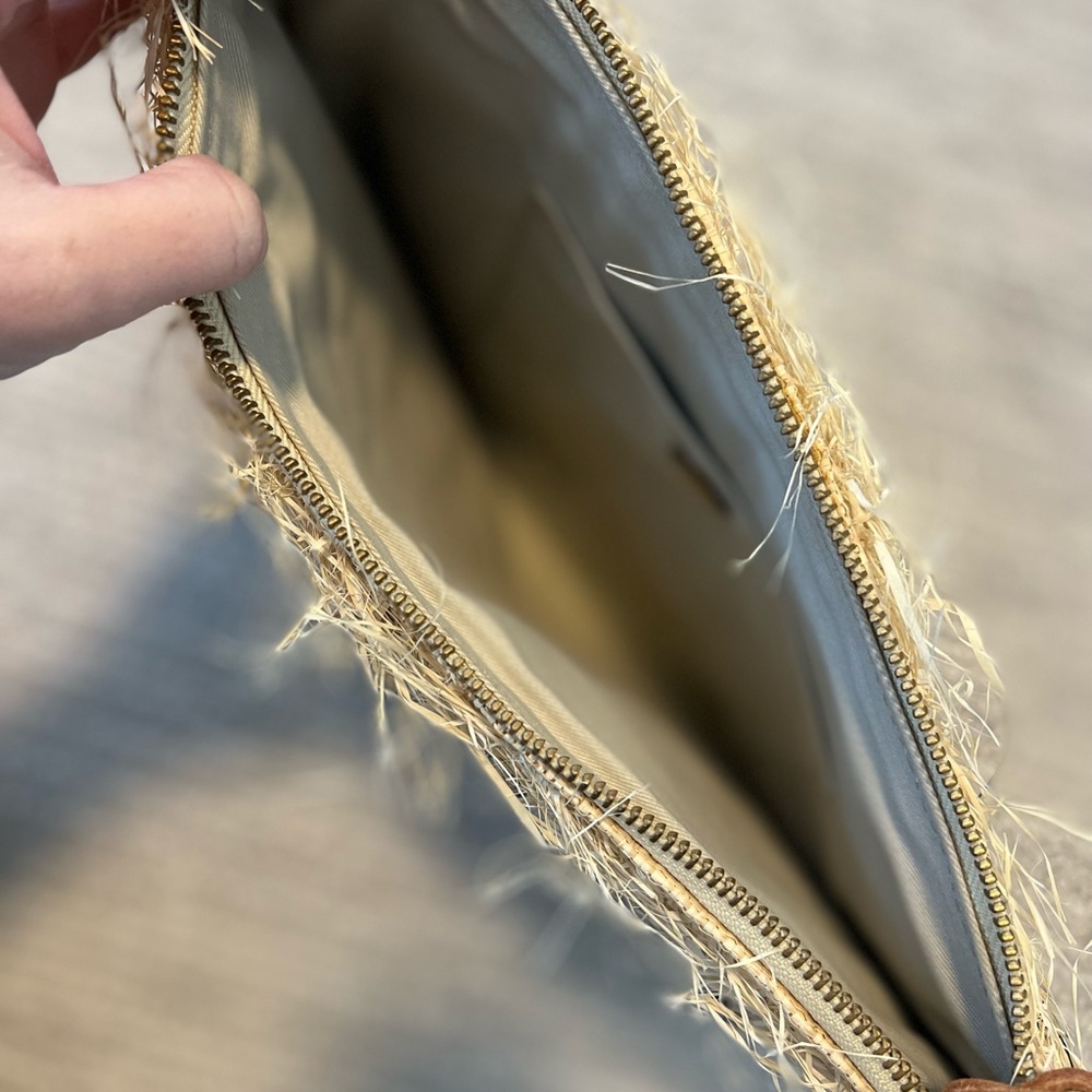 Kayu Design Rafia Clutch - Picture 5 of 5